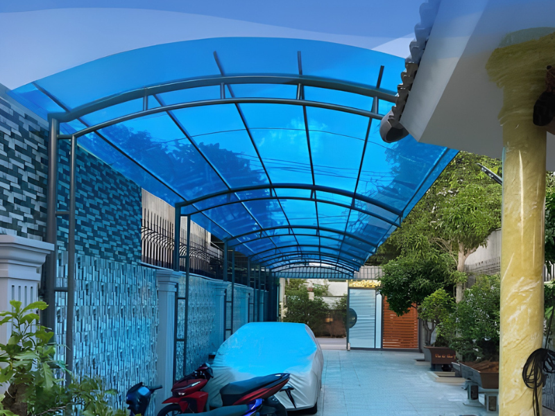 Cách chọn tôn lấy sáng phù hợp cho mái nhà, sân thượng và nhà xưởng