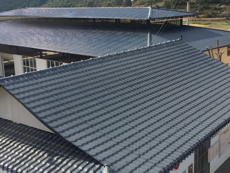 Kinh nghiệm tiết kiệm chi phí khi lợp mái tôn nhựa PVC